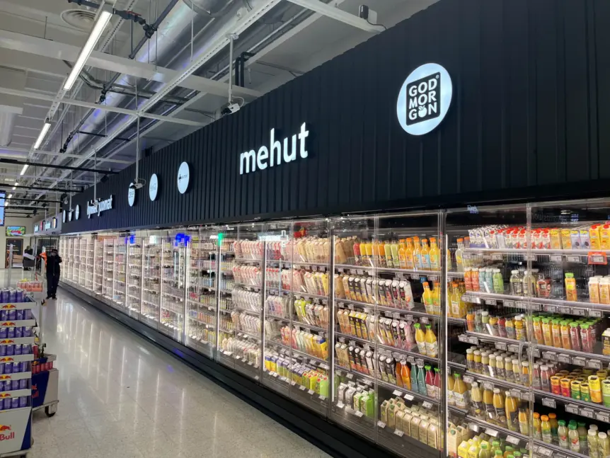 Valaistut mehut-osaston opasteet K-Supermarket L&ouml;ytiksess&auml;